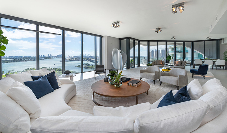 В гостях у Дэвида и Виктории Бекхэм: новые фотографии их пентхауса в Майами за 24 миллиона долларов В гостях у Дэвида и Виктории Бекхэм: новые фотографии их пентхауса в Майами за 24 миллиона долларов Стиль жизни,Дома звезд