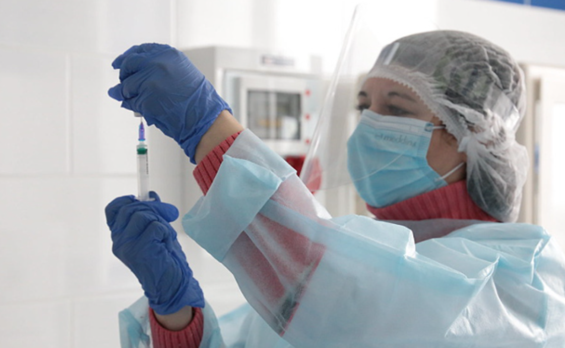 Молекулярный биолог Якутенко раскрыла истинную цель «бустерной» вакцины