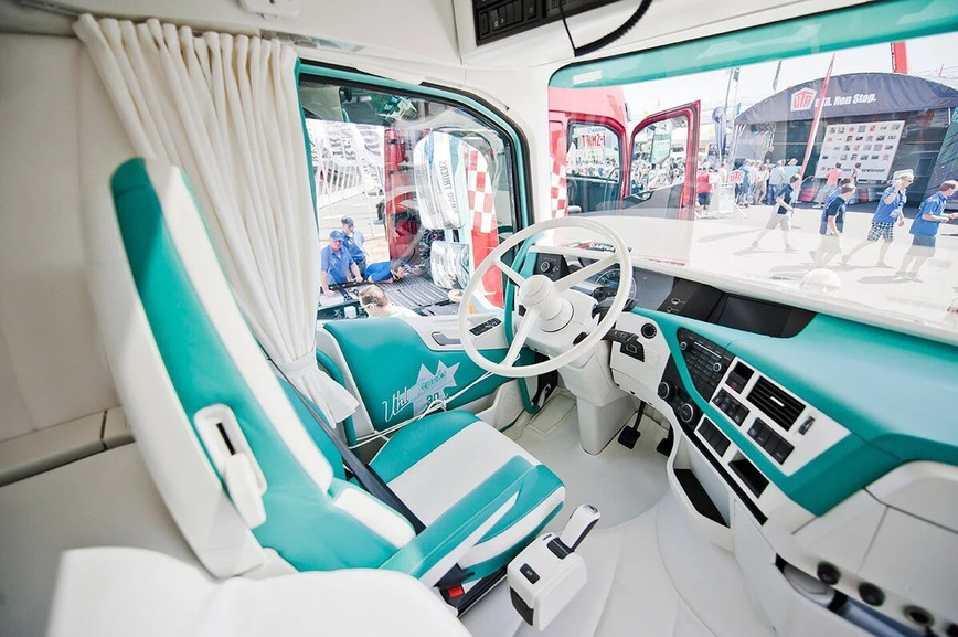 Шикарный тюнинг Volvo FH540 к 30-летнему юбилею компании 