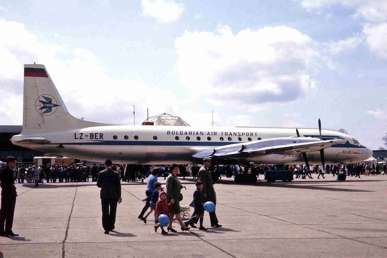 LZ-BER IL-18 TABSO Bulgarian Air Tspt B-Hill 09MAY64 (6939209849).jpg