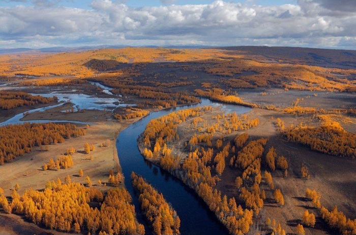 Полтора столетия добычи золота в этой реке, а оно всё не заканчивается.