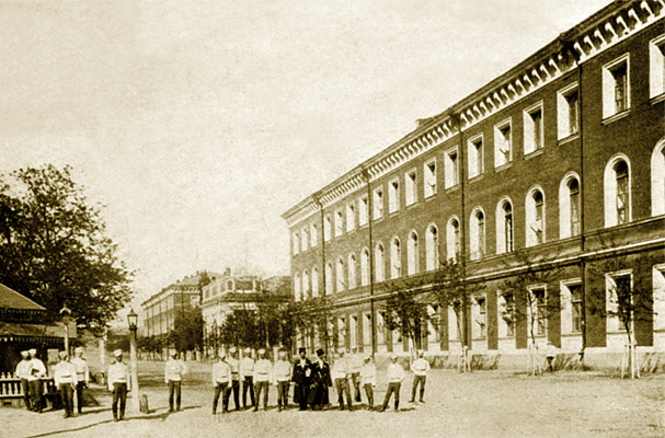 Елисаветградское кавалерийское юнкерское училище было торжественно открыто 26 сентября 1865 г.