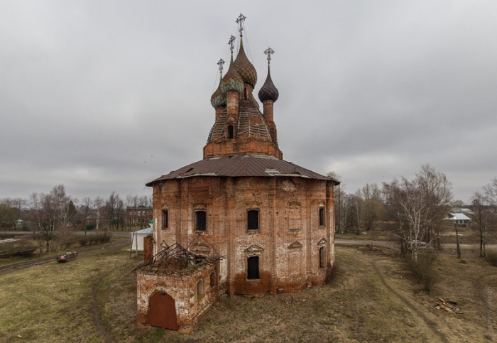 Неизвестная Россия: Заброшенная церковь XVIII века в деревне Курба с уникальными фресками ярославских мастеров 