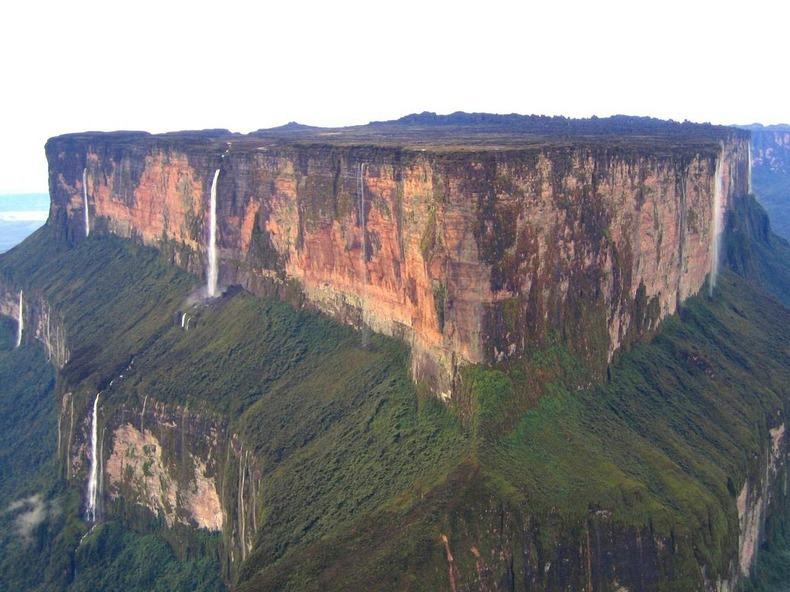 Затерянный мир существует в реальности тепуи, Сабана, видов, известный, растений, между, зарегистрированы, тропический, можно, которых, плато, больше, высокие, Рорайма, имеют, вертикальные, находится, самый, водопад, Венесуэлы