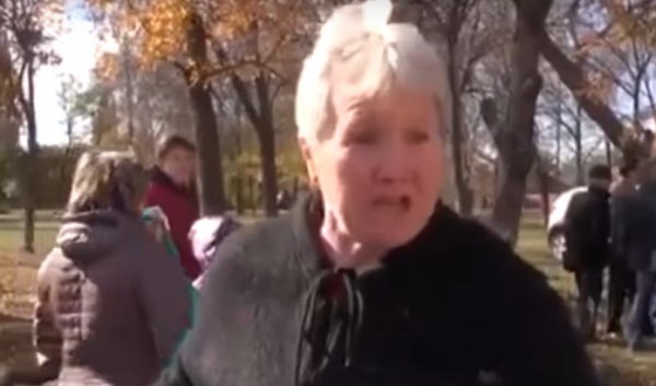 Жители села Золотое жестко ответили украинским журналистам о войне в Донбассе