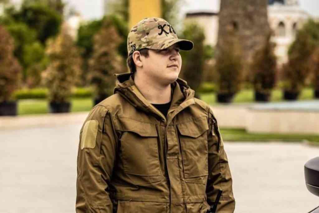 Адама Кадырова наградили медалью в честь 20-летия спецполка «Север»