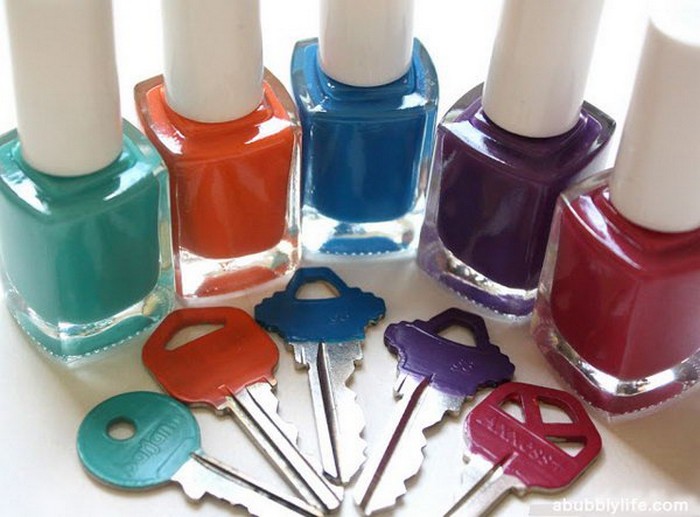 25 альтернативных способов использовать лак для ногтей, которые пригодятся даже мужчинам женские хобби