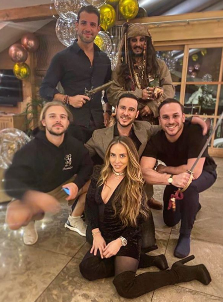 Вслед за самым красивым преступником: рассекречен новый бойфренд Хлои Грин Вслед за самым красивым преступником: рассекречен новый бойфренд Хлои Грин Звезды,Звездные пары