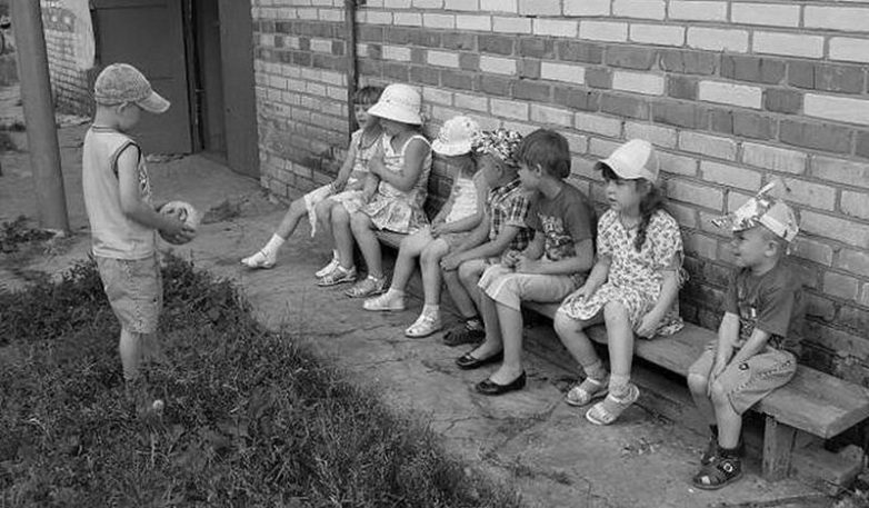 Детство без гаджетов: дворовые игры советских детей Детство без гаджетов: дворовые игры советских детей