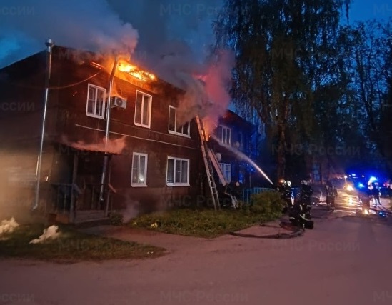 В Костроме горит многоквартирный дом, погибли три человека