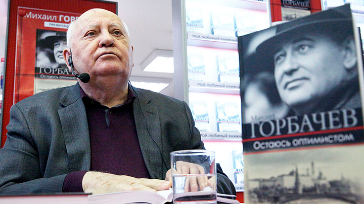 СОВЕТСКИЙ СОЮЗ РАЗВАЛИЛИ ИЗМЕННИКИ: ЛУКАШЕНКО НАЗВАЛ ИМЕНА