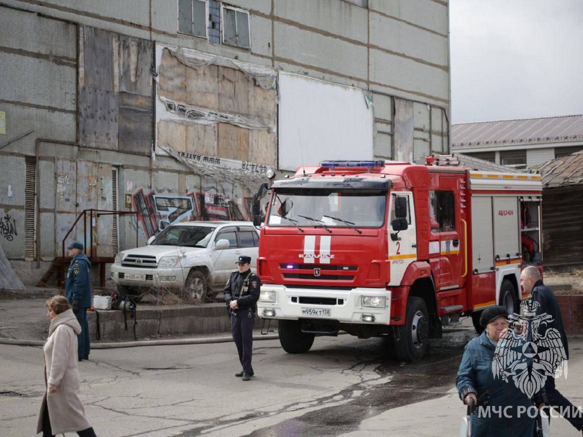 Большая часть Иркутска осталась без света из-за пожара на подстанции
