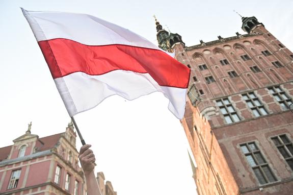 Заместитель главы МИД Польши Вавжик заявил о разработке концепции, позволяющей не выдавать визы россиянам