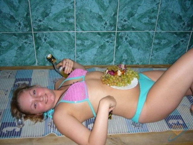 Девушки из социальных сетей. Дуры, хватит кобениться перед фотиком