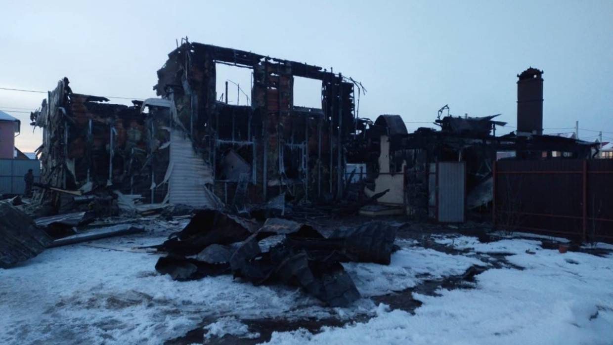 ФАН публикует кадры с места смертельного пожара в Иркутской области