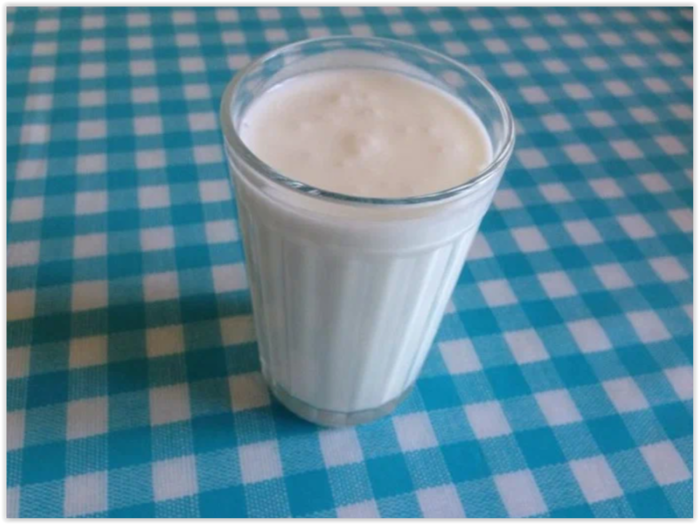 Беру стакан кефира и готовлю гору хрустящей закуски к чаю и не только