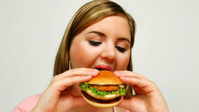 Что с вами будет, если в 30 лет у вас 5 лишних килограммов - похожая новость на Toplenta