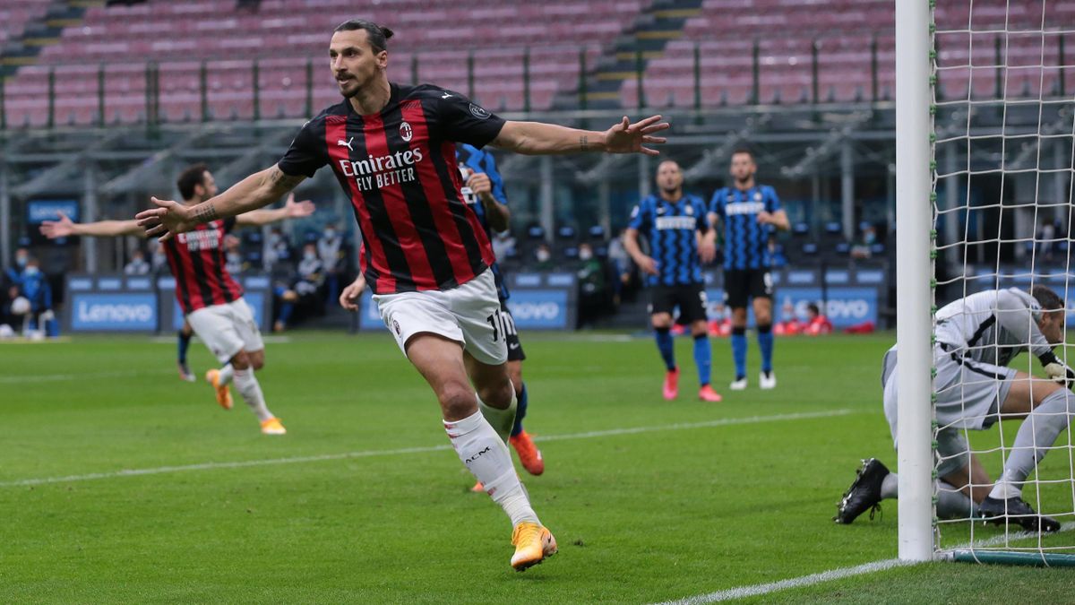 Златан Ибрагимович празднует гол в дерби «Интер» – «Милан»