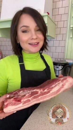 Забудьте о колбасе, я готовлю ароматную грудинку в луковой шелухе!