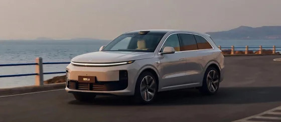 Li Auto отказывается от прибыли ради инвалидов. Инженеры компании готовятся превратить мощный гибрид Li Auto L6 в машину для инвалидов
