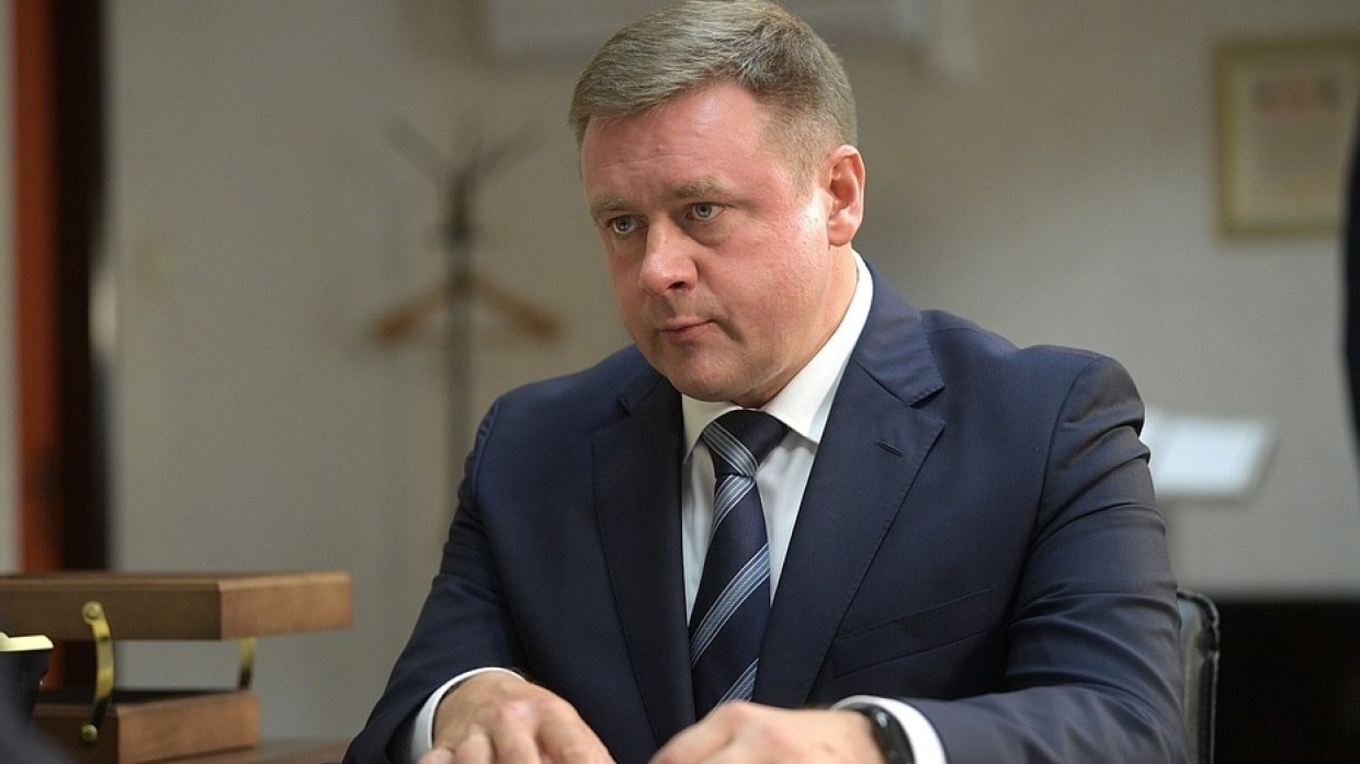 Глава Рязанской области Любимов проголосовал на думских выборах вместе с супругой