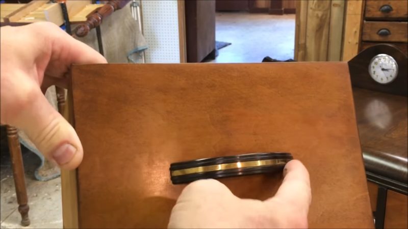 Впечатляющая работа по реставрации старинного письменного стола Впечатляющая работа по реставрации старинного письменного стола Мебель,реставрация мебели,Хенд мейд