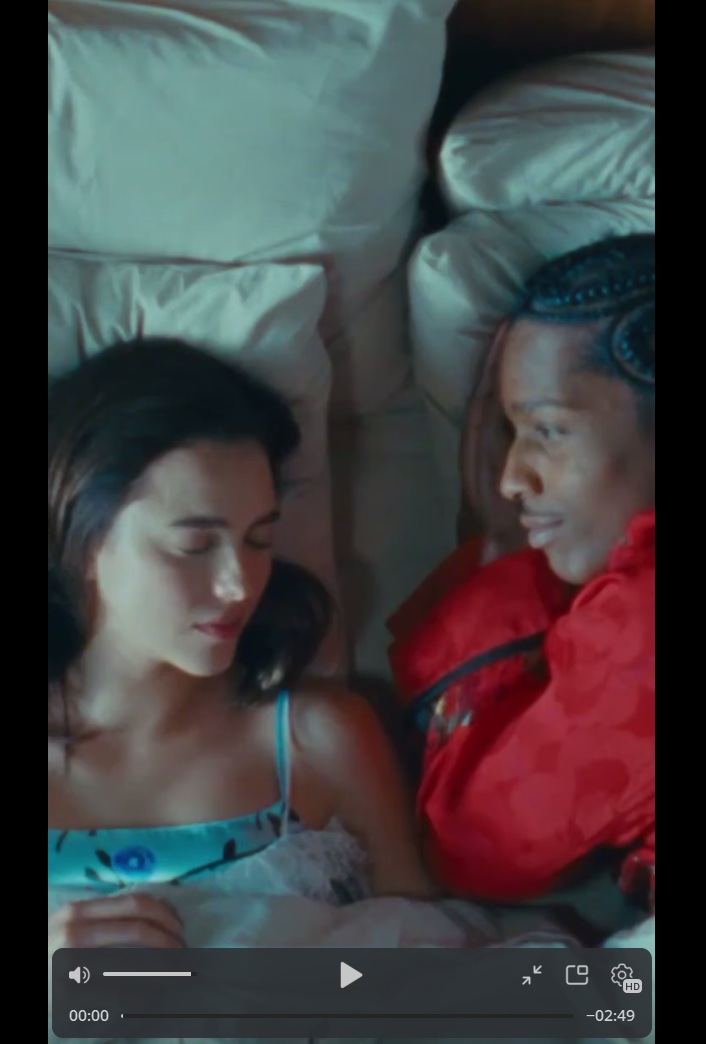 A$AP Rocky залез в постель к Маргарет Куолли