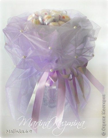 Мастер-класс Свит-дизайн День рождения Моделирование конструирование МК Органзовый букет Секреты формирования органзы Бумага гофрированная Бусины Клей Ленты Пеноплен Продукты пищевые Ткань фото 38