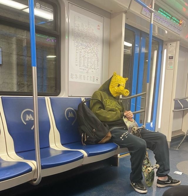 Чудаки и модники из метро 