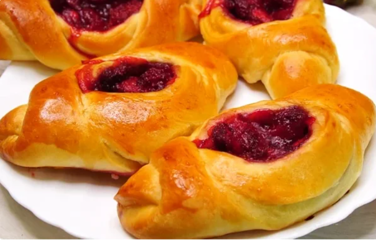 Теперь у меня в пирожках ягодная начинка не вытекает: потрясающий рецепт