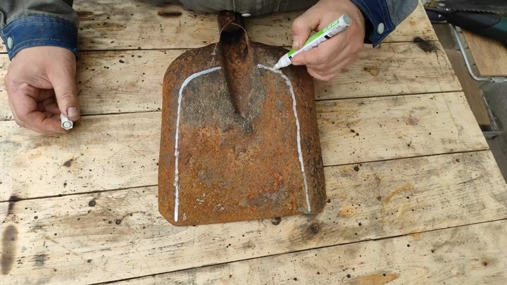 Изобретательный хозяин из старой лопаты сделал супер эффективный инструмент для огорода для дома и дачи,мастер-класс