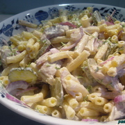 Макаронный салат с селедкой