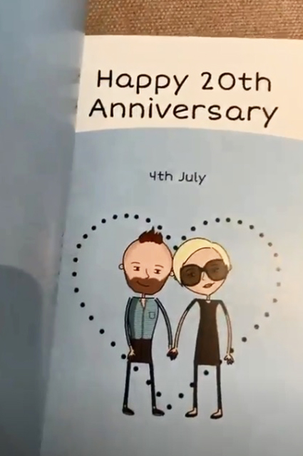 Архивные фото и поздравления от детей: Дэвид и Виктория Бекхэм празднуют 20-ю годовщину свадьбы Архивные фото и поздравления от детей: Дэвид и Виктория Бекхэм празднуют 20-ю годовщину свадьбы Звездные пары