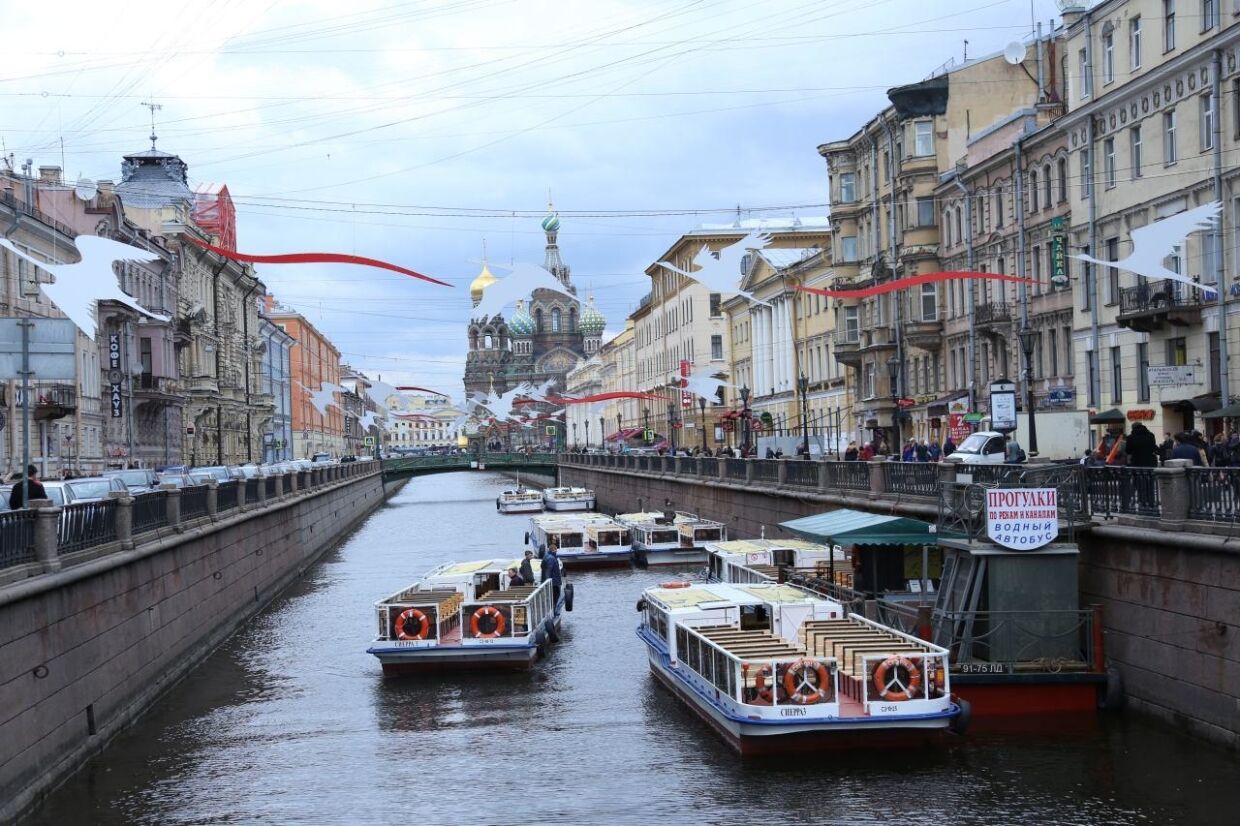 Прогулки по каналам СПБ