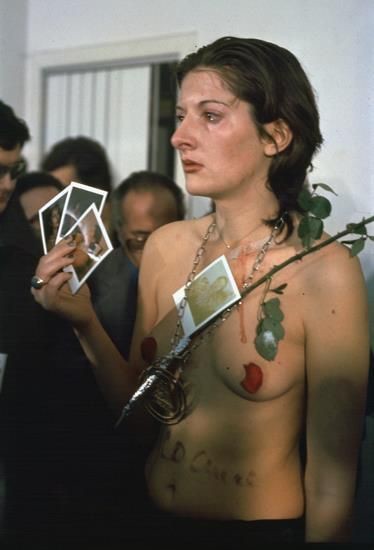 Перформанс "Ритм 0" Марины Абрамович, Италия, Неаполь, 1974 г. история, факты, фото