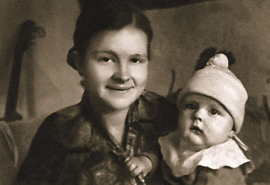 Леонид Кулагин с мамой