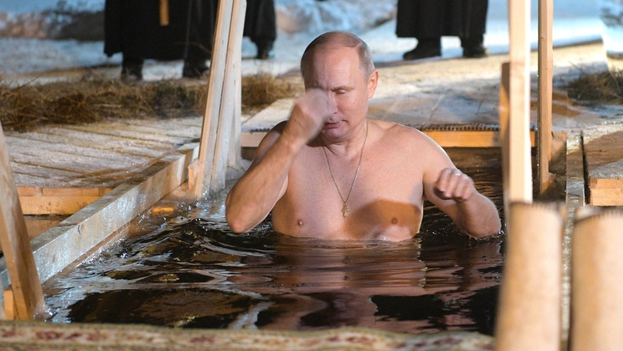 Путин в 2020 году отказался от участия в крещенских купаниях