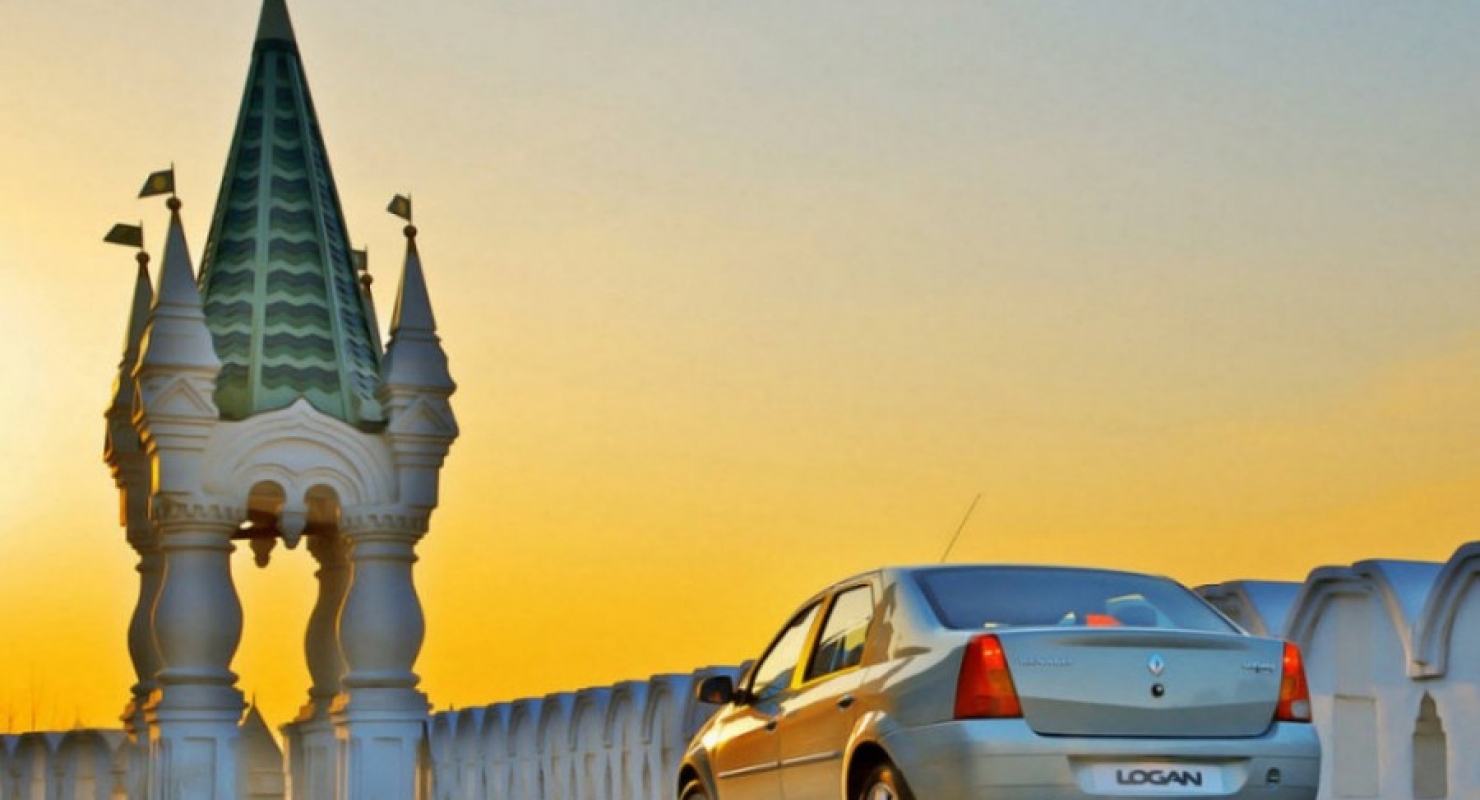 В России продолжаются продажи новых седанов Renault Logan Автомобили
