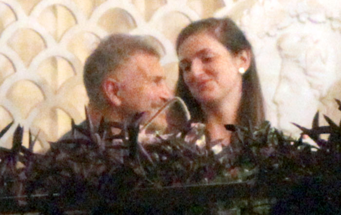 СМИ: Леонид Агутин изменил Варум в Сочи с молодой девушкой СМИ: Леонид Агутин изменил Варум в Сочи с молодой девушкой