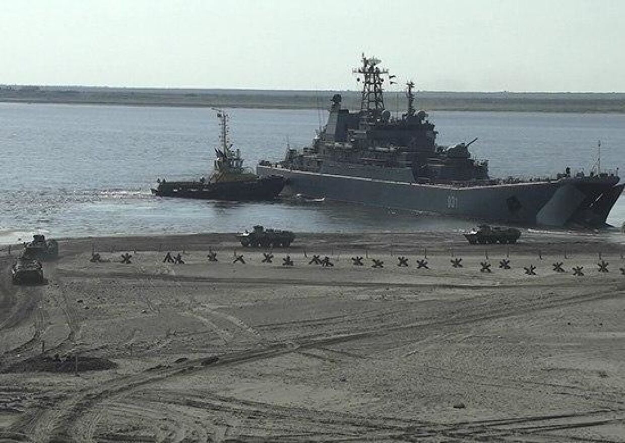 Высадка морского десанта Северного флота России на необорудованное побережье