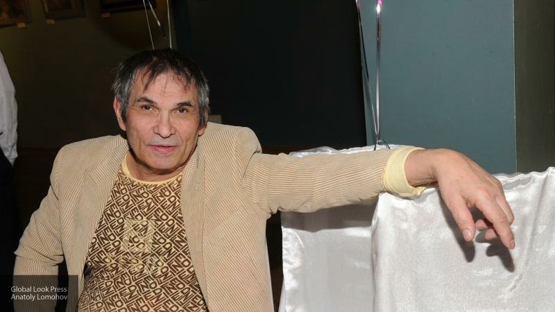 Алибасов в спешке покинул Россию с женой