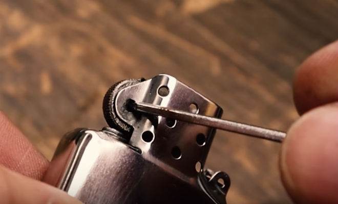 Зажигалка с вьетнамской войны: нашли ржавую и сделали как новую Зажигалка с вьетнамской войны: нашли ржавую и сделали как новую артефакт,вьетнамская война,зажигалка,зиппо,мастер,Пространство,раритет