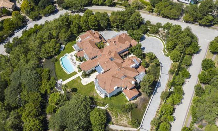 В гостях у принца Саудовской Аравии: экскурсия по его дому в Лос-Анджелесе с 39 ванными комнатами Стиль жизни,Дома звезд