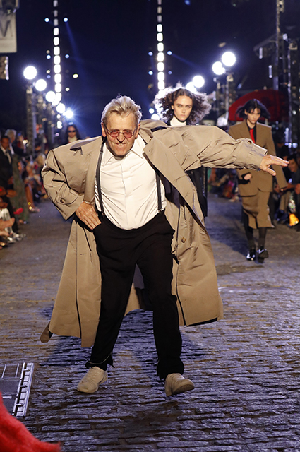 Vogue отпраздновал 130 лет масштабным праздником. Были все: Ирина Шейк, Канье Уэст, Джиджи Хадид, Михаил Барышников, Бруклин Бекхэм и Никола Пельтц Новости моды