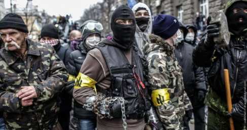Экс-министр Януковича призвал убрать с украинских улиц правых боевиков