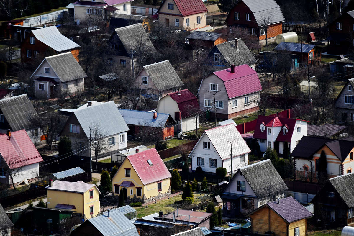 Эксперт рынка недвижимости Данилов: выгоднее всего сейчас покупать загородные дома