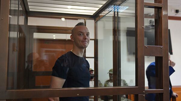 За обвиняемого в госизмене Сафронова поручились более 300 журналистов