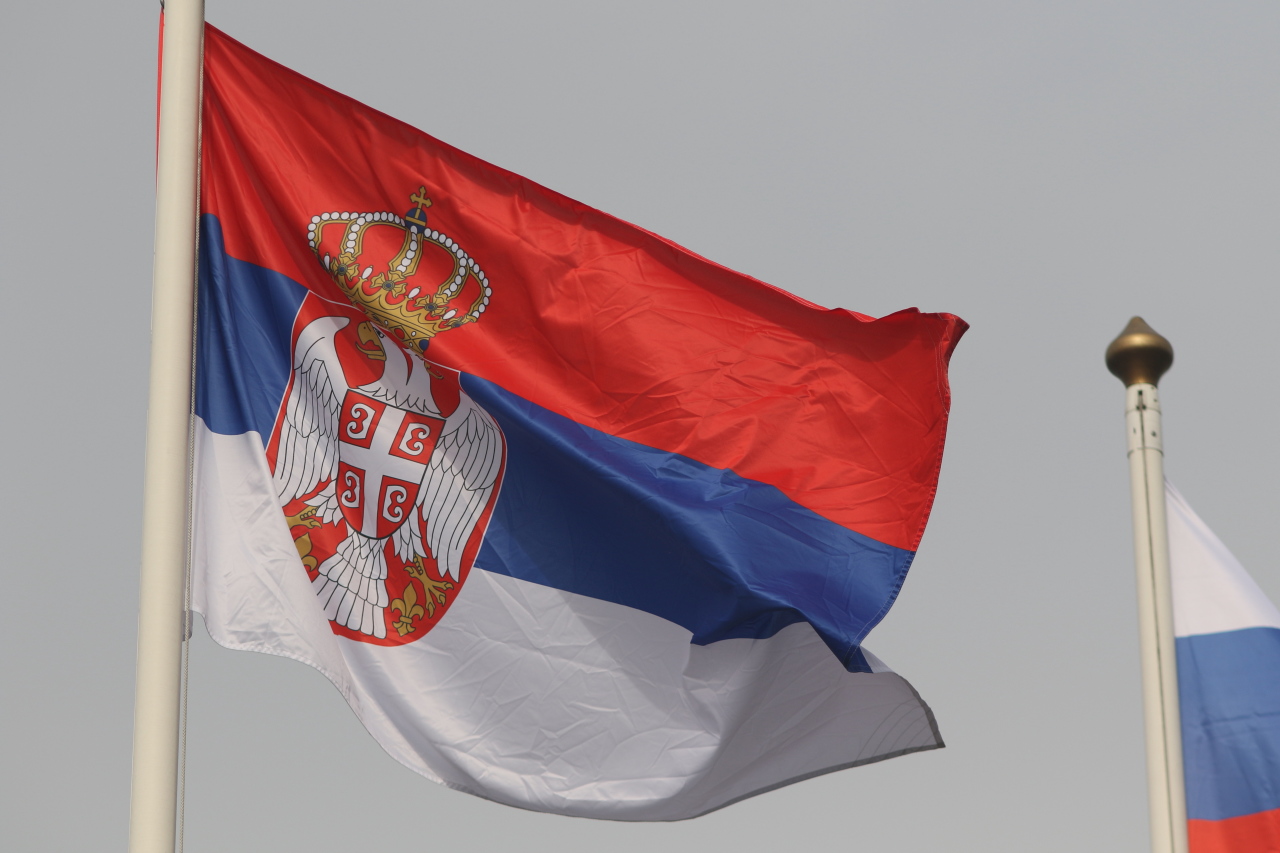 Флаг россии сербии и франции