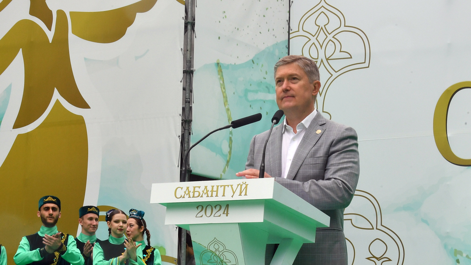 Первый заместитель Премьер-министра Татарстана Рустам Нигматуллин посетил площадку Сабантуя в березовой роще поселка Дербышки