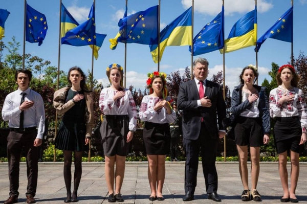 "Потрогать мечту" - в Киеве началось масштабное празднование Дня Европы
